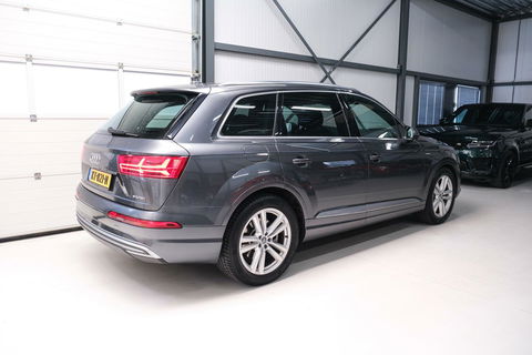 Audi Q7 3.0 TDI e-tron quattro S-Line 373 pk | Luchtvering | Rijklaarprijs | Daytona Grijs | Plug in hybrid | NL auto NAP |