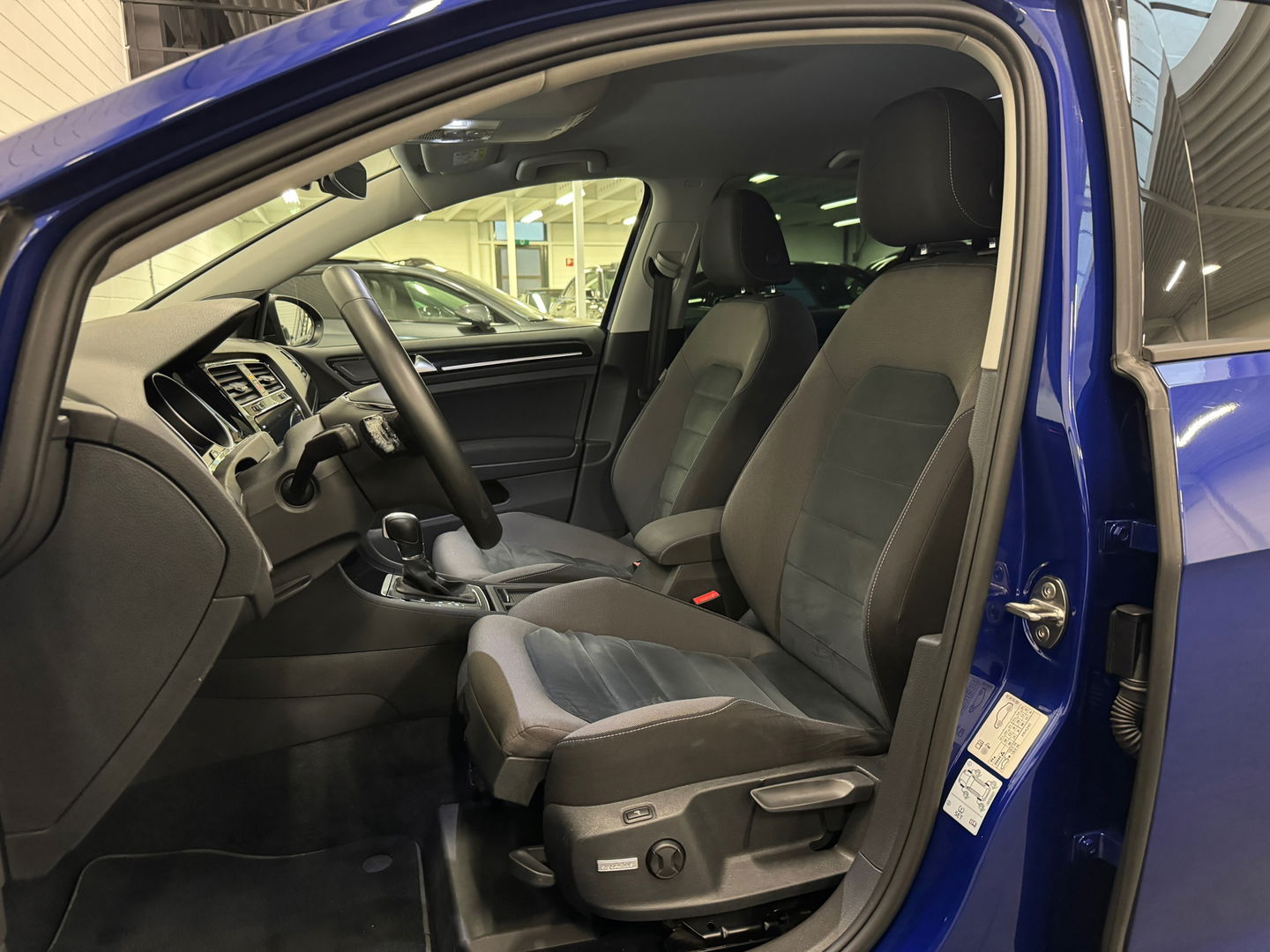 Volkswagen Golf 1.5 TSI Highline R Line Camera|Massage|Dynaudio