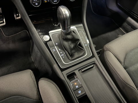 Volkswagen Golf 1.5 TSI Highline R Line Camera|Massage|Dynaudio