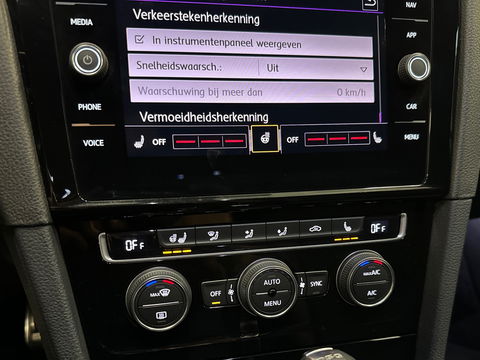 Volkswagen Golf 1.5 TSI Highline R Line Camera|Massage|Dynaudio