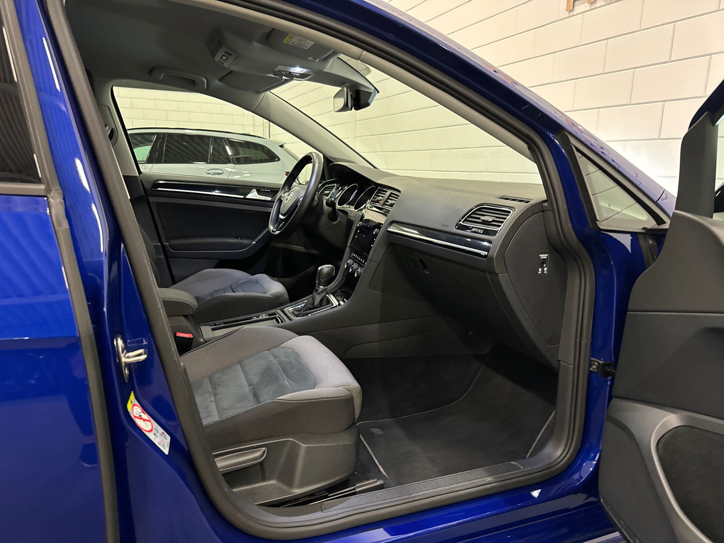 Volkswagen Golf 1.5 TSI Highline R Line Camera|Massage|Dynaudio