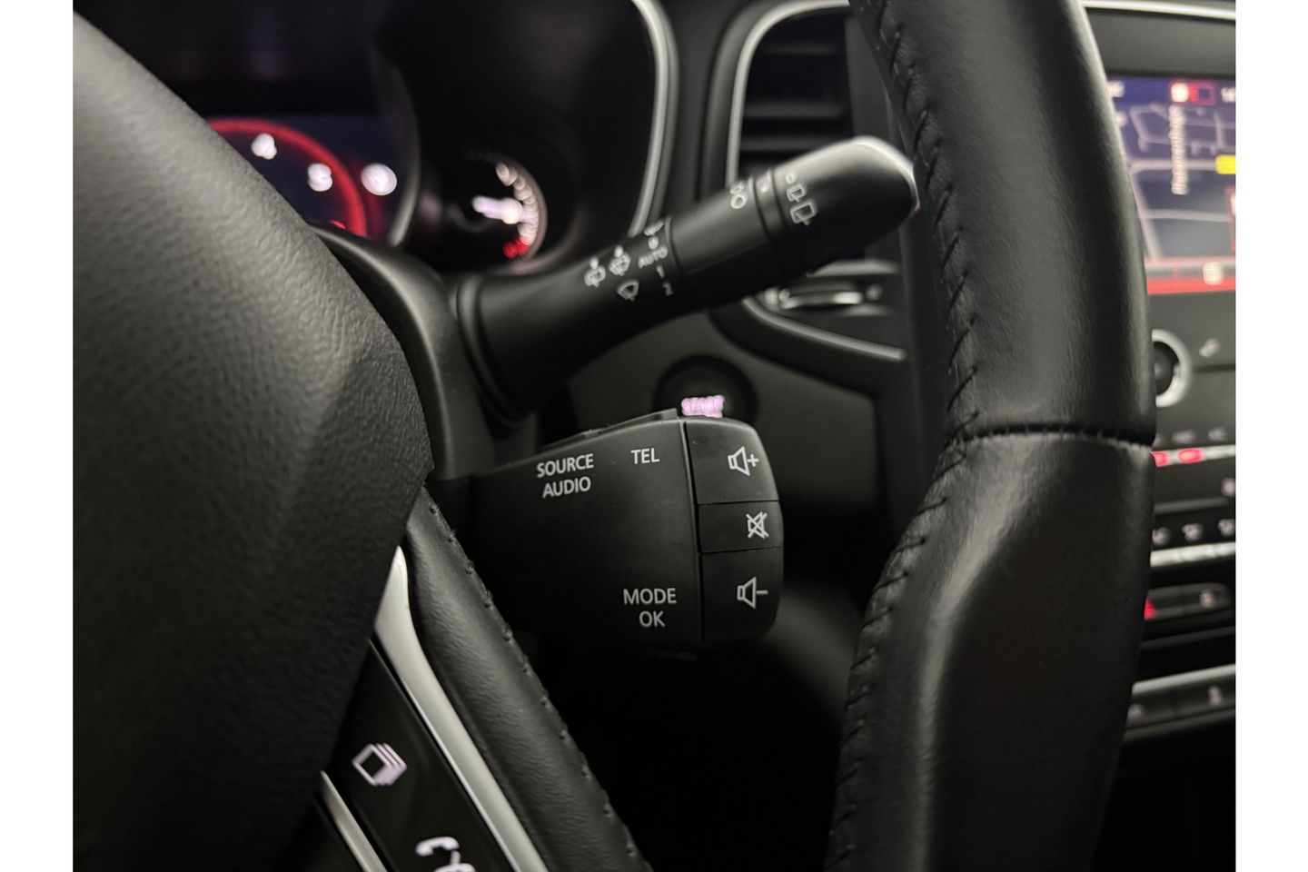 Renault Mégane 1.2 TCe Limited Clima Cruise Navi PDC 16''LMV