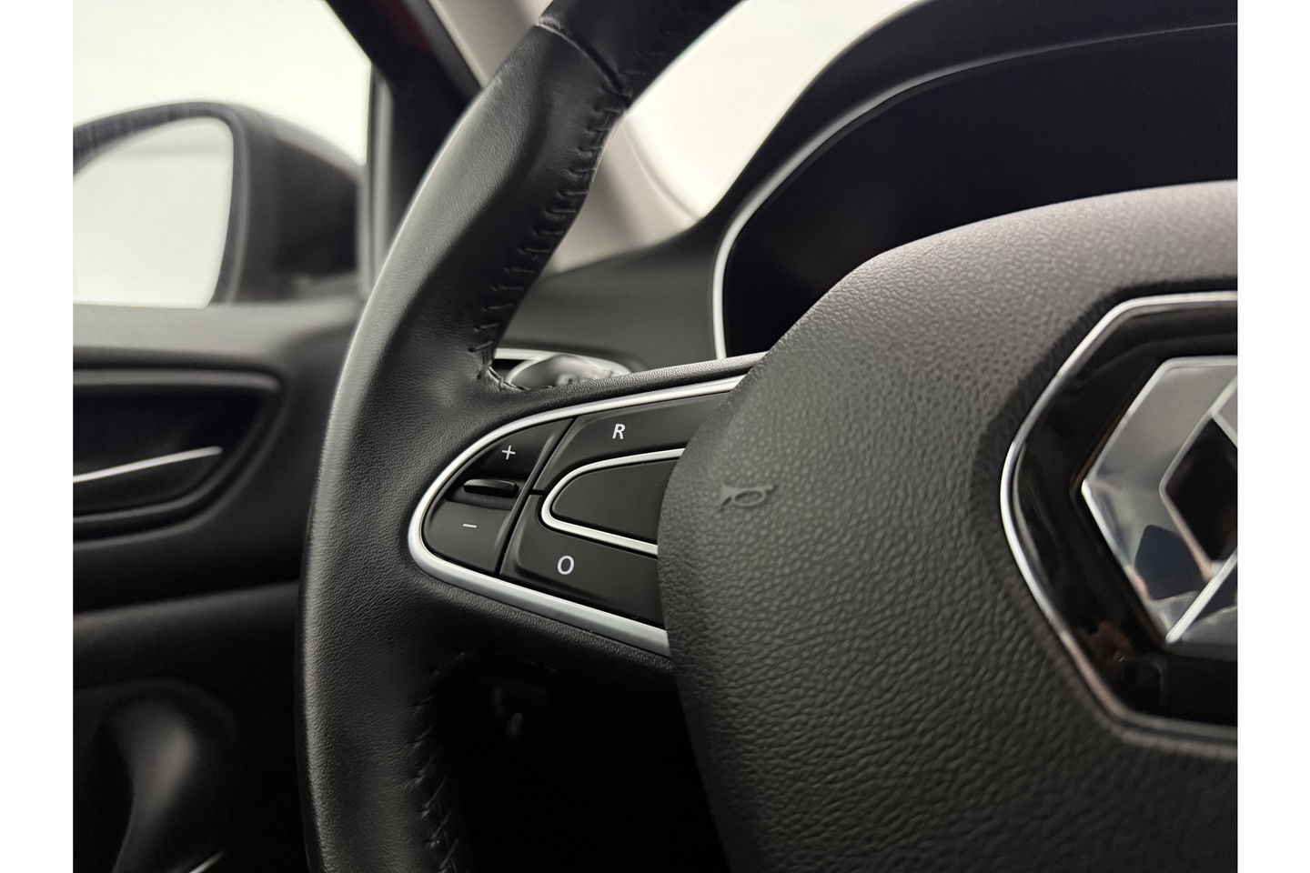 Renault Mégane 1.2 TCe Limited Clima Cruise Navi PDC 16''LMV