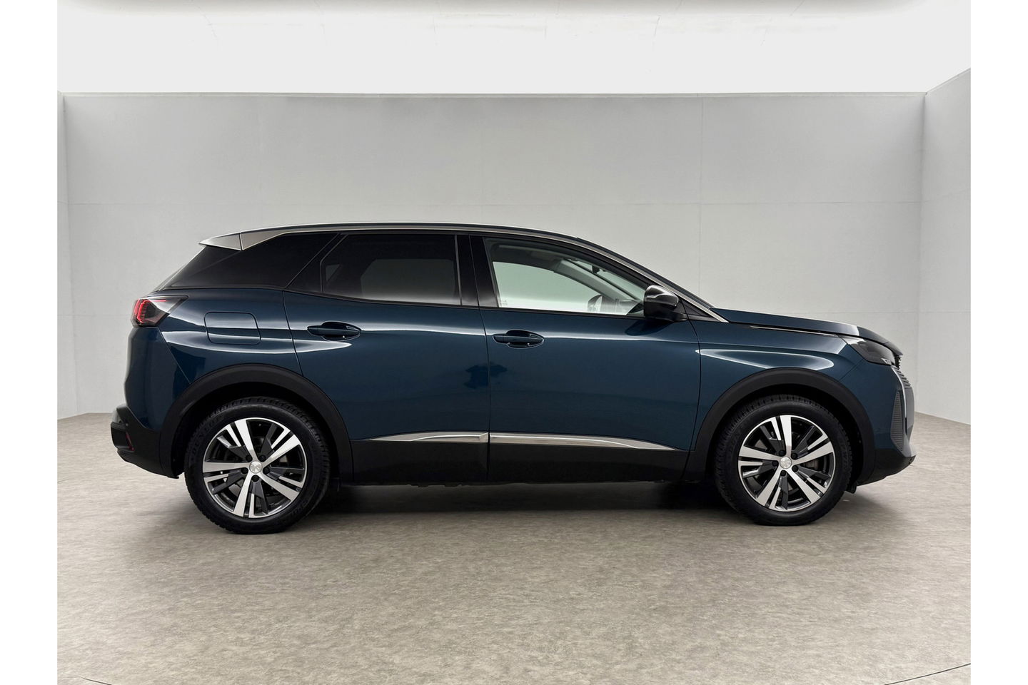 Peugeot 3008 1.6 HYbrid 225PK Allure 360Camera Carplay Virtual LED Trekhaak Clima Cruise Navi PDC 18''LMV