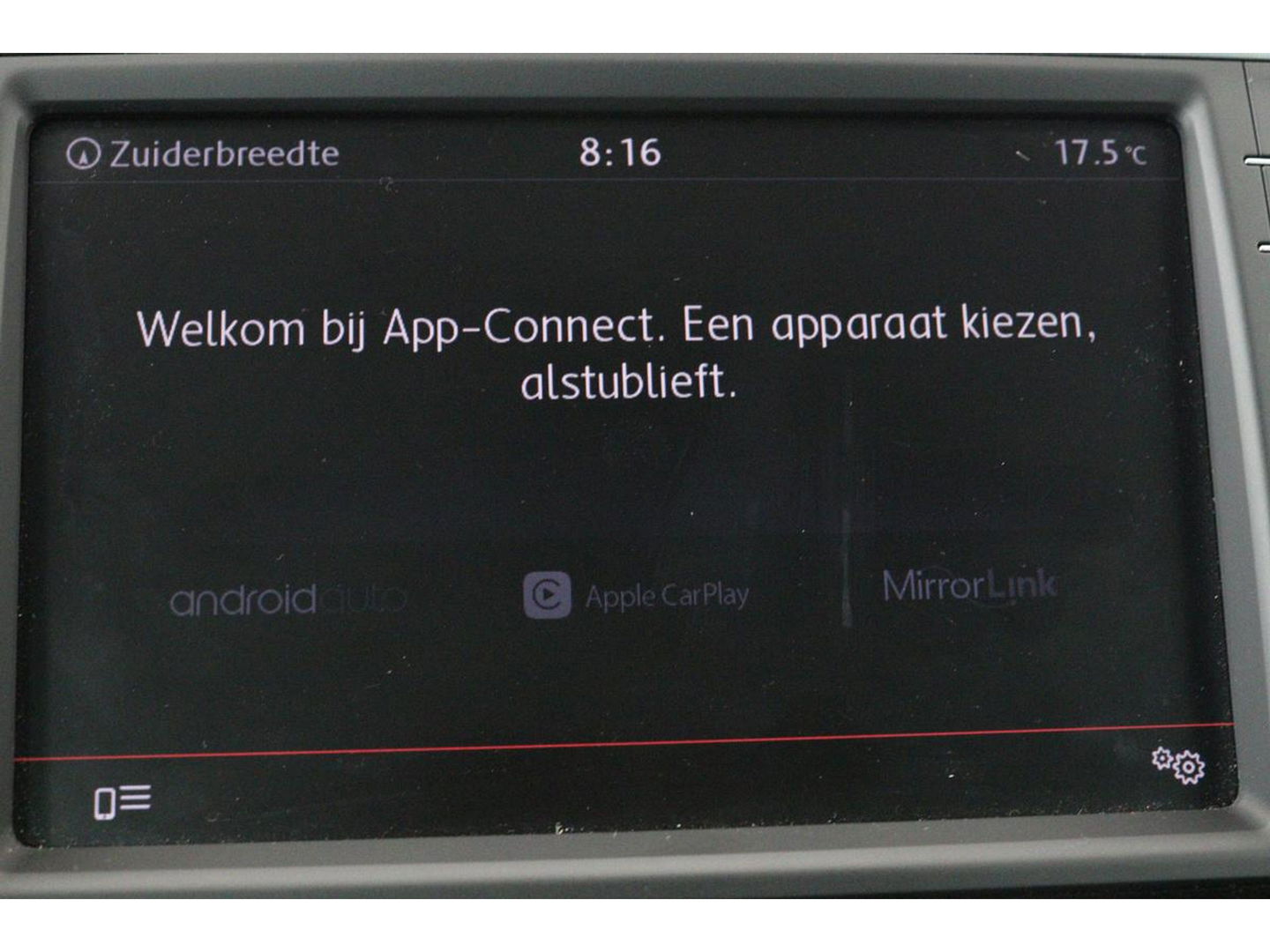 Volkswagen Tiguan 1.4 TSI Connected Series | Trekhaak | Carplay | Camera | Navigatie | Climate control | Park Assist | Climate control