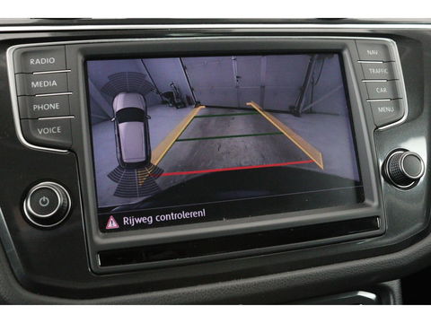 Volkswagen Tiguan 1.4 TSI Connected Series | Trekhaak | Carplay | Camera | Navigatie | Climate control | Park Assist | Climate control