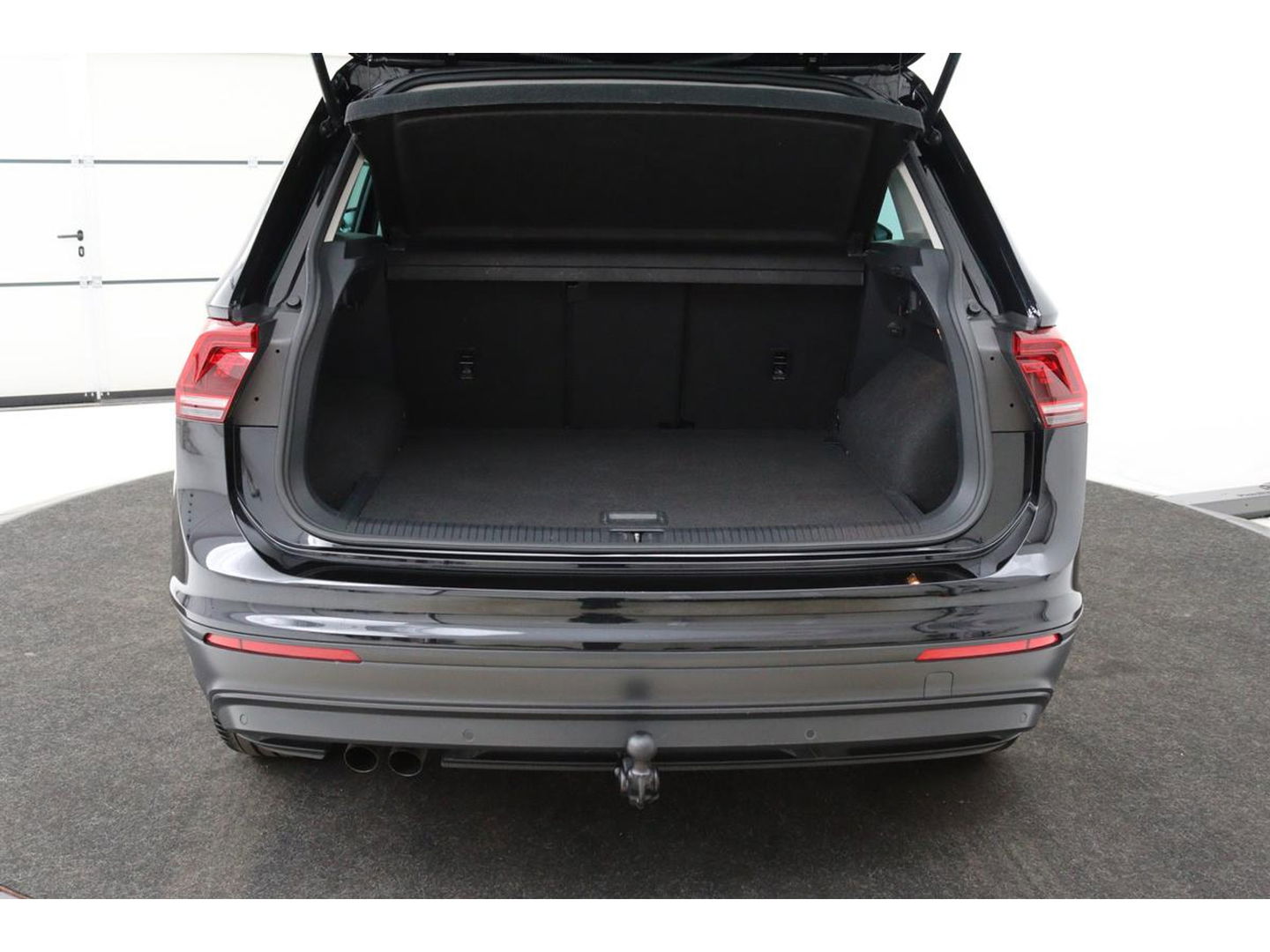 Volkswagen Tiguan 1.4 TSI Connected Series | Trekhaak | Carplay | Camera | Navigatie | Climate control | Park Assist | Climate control