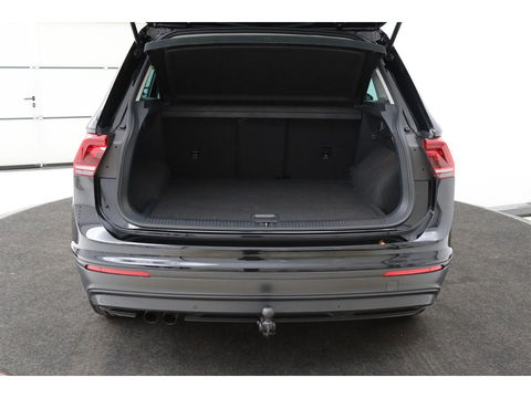 Volkswagen Tiguan 1.4 TSI Connected Series | Trekhaak | Carplay | Camera | Navigatie | Climate control | Park Assist | Climate control