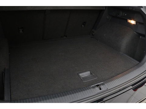 Volkswagen Tiguan 1.4 TSI Connected Series | Trekhaak | Carplay | Camera | Navigatie | Climate control | Park Assist | Climate control