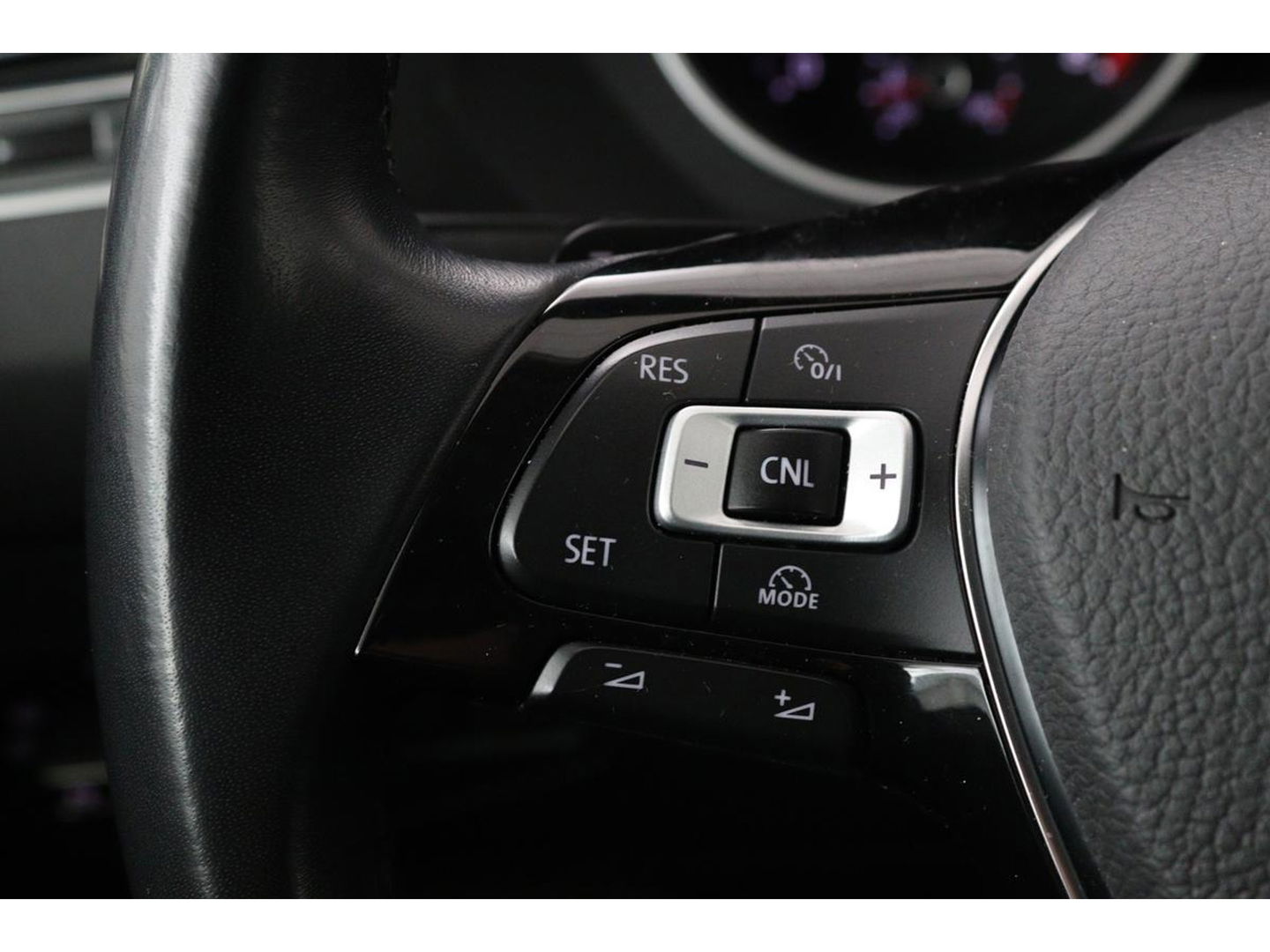 Volkswagen Tiguan 1.4 TSI Connected Series | Trekhaak | Carplay | Camera | Navigatie | Climate control | Park Assist | Climate control