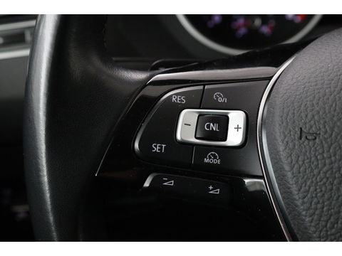 Volkswagen Tiguan 1.4 TSI Connected Series | Trekhaak | Carplay | Camera | Navigatie | Climate control | Park Assist | Climate control