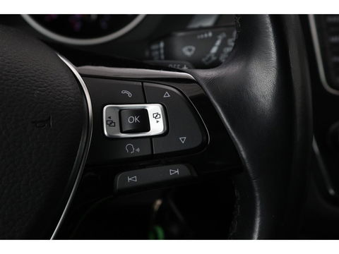 Volkswagen Tiguan 1.4 TSI Connected Series | Trekhaak | Carplay | Camera | Navigatie | Climate control | Park Assist | Climate control