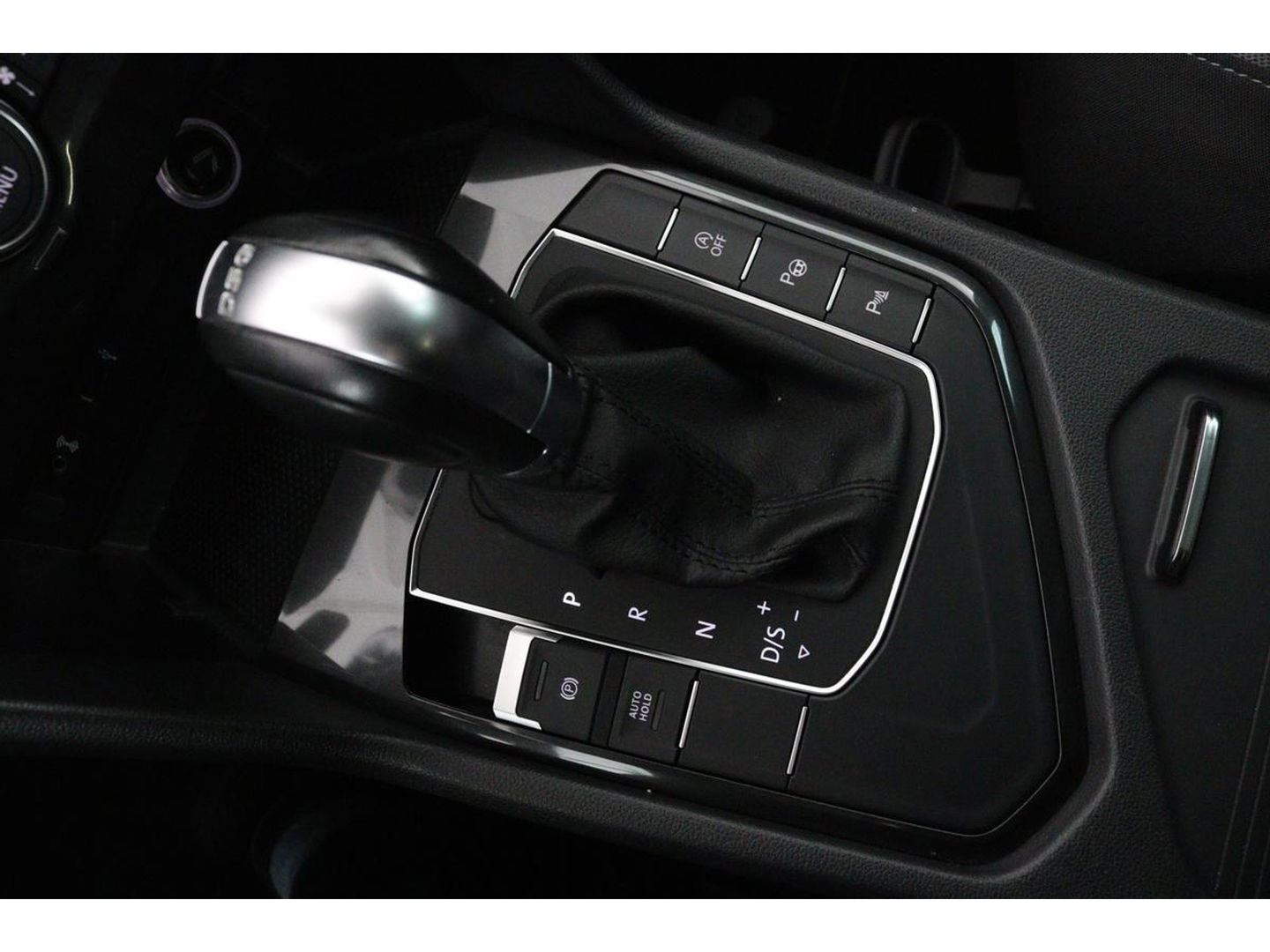 Volkswagen Tiguan 1.4 TSI Connected Series | Trekhaak | Carplay | Camera | Navigatie | Climate control | Park Assist | Climate control