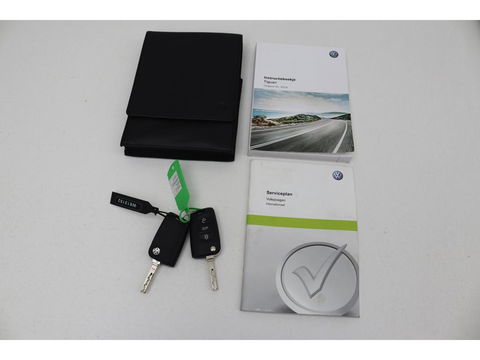 Volkswagen Tiguan 1.4 TSI Connected Series | Trekhaak | Carplay | Camera | Navigatie | Climate control | Park Assist | Climate control
