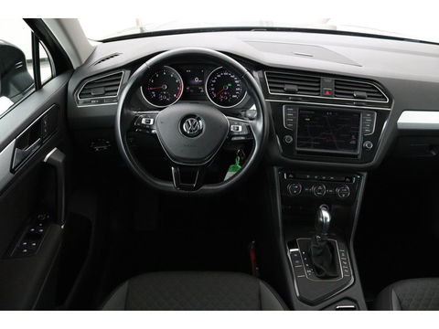 Volkswagen Tiguan 1.4 TSI Connected Series | Trekhaak | Carplay | Camera | Navigatie | Climate control | Park Assist | Climate control