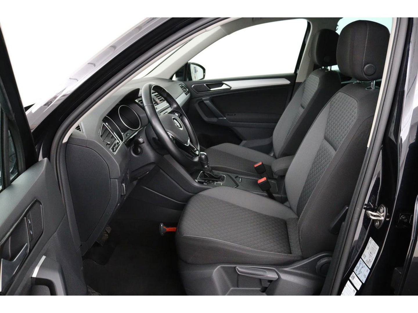 Volkswagen Tiguan 1.4 TSI Connected Series | Trekhaak | Carplay | Camera | Navigatie | Climate control | Park Assist | Climate control