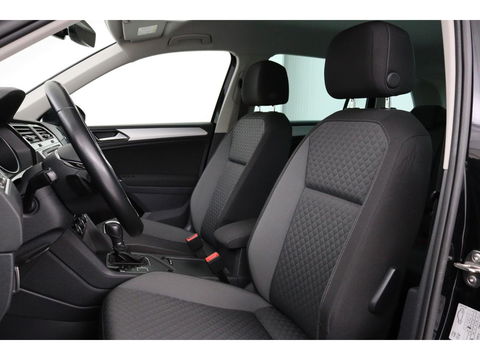 Volkswagen Tiguan 1.4 TSI Connected Series | Trekhaak | Carplay | Camera | Navigatie | Climate control | Park Assist | Climate control