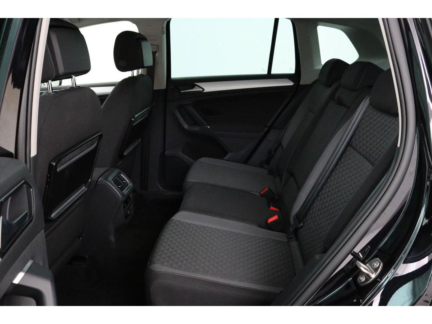 Volkswagen Tiguan 1.4 TSI Connected Series | Trekhaak | Carplay | Camera | Navigatie | Climate control | Park Assist | Climate control