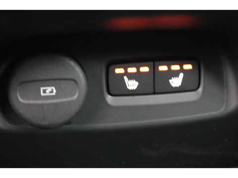 Volvo XC40 1.5 T3 R-Design | Stoel & stuurverwarming | Trekhaak | Camera | Navigatie | Achterbankverwarming | Leder/Alcantara | Full LED