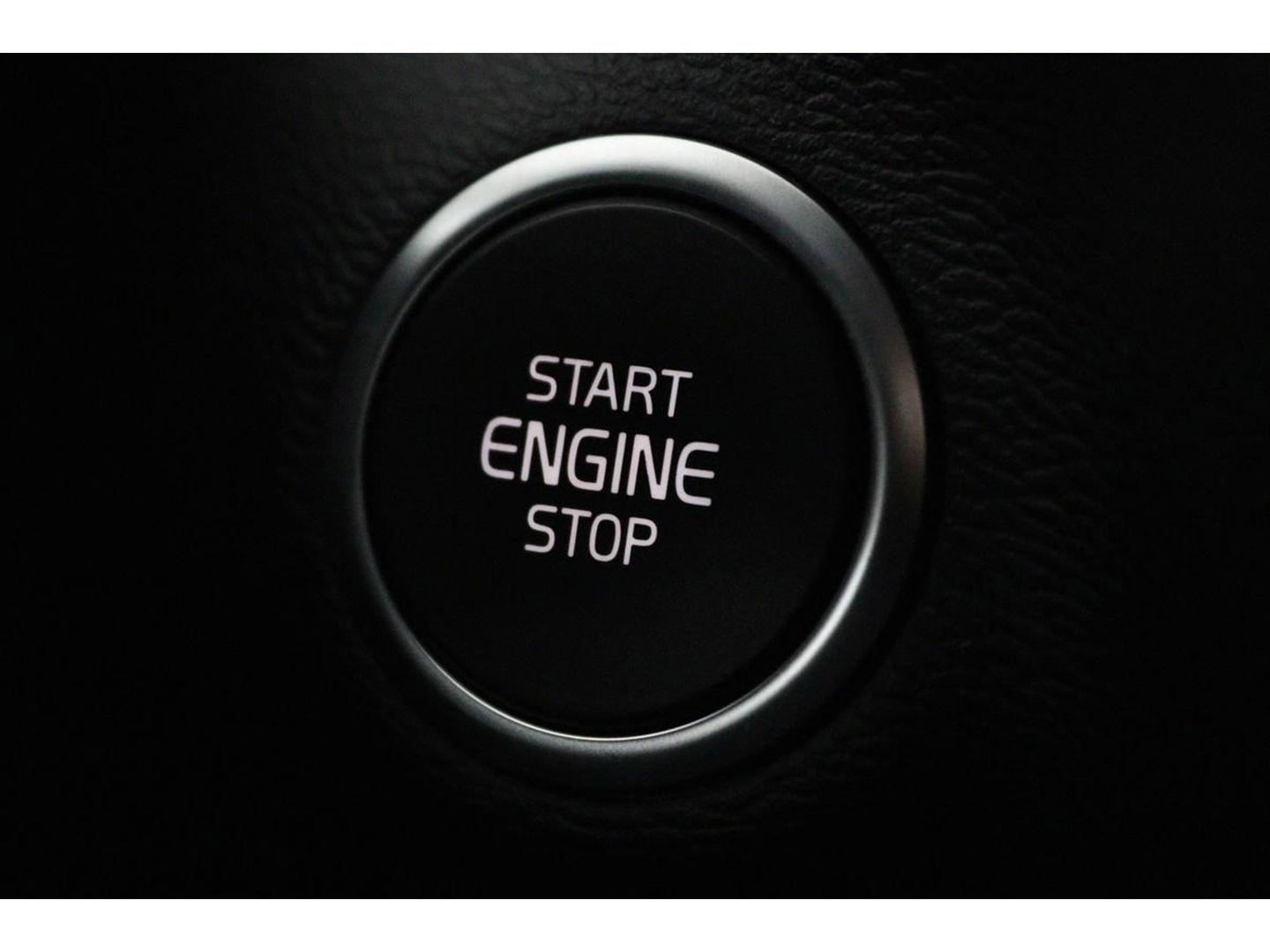 Volvo XC40 1.5 T3 R-Design | Stoel & stuurverwarming | Trekhaak | Camera | Navigatie | Achterbankverwarming | Leder/Alcantara | Full LED