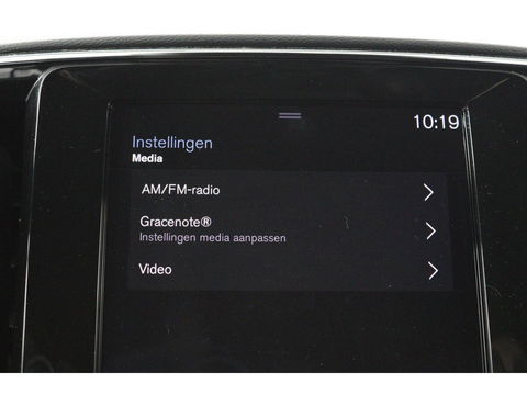 Volvo XC40 1.5 T3 R-Design | Stoel & stuurverwarming | Trekhaak | Camera | Navigatie | Achterbankverwarming | Leder/Alcantara | Full LED