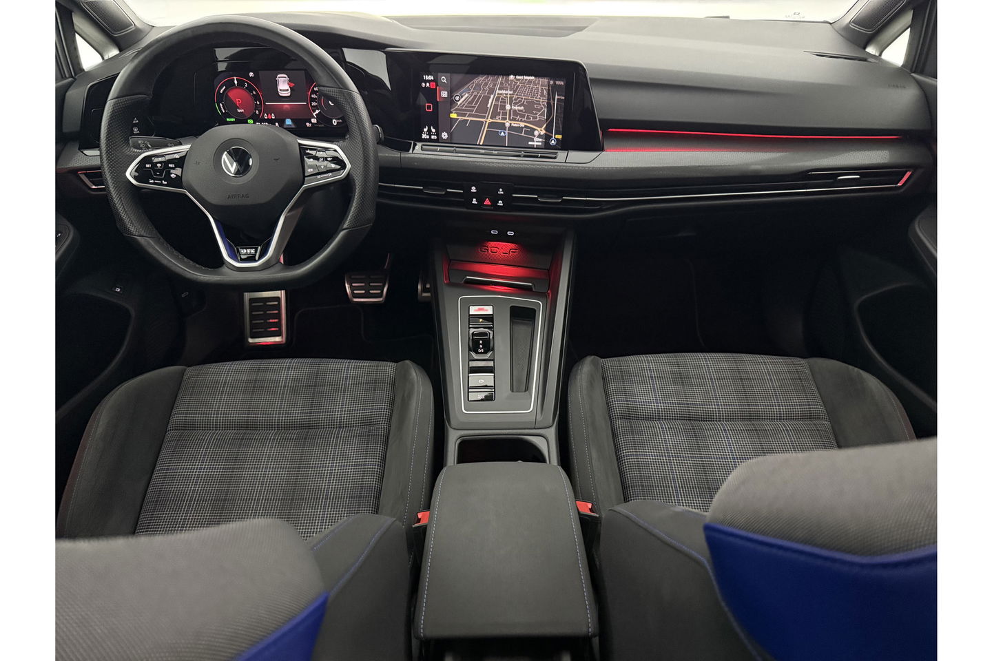 Volkswagen Golf 1.4 eHybrid GTE 259PK Pano Sfeerverl. IQ-Lights Virtual Head-up Display LED Clima Cruise Carplay Camera Navi PDC 18"LMV