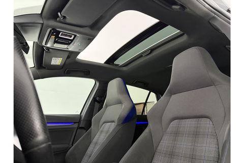 Volkswagen Golf 1.4 eHybrid GTE 259PK Pano Sfeerverl. IQ-Lights Virtual Head-up Display LED Clima Cruise Carplay Camera Navi PDC 18"LMV