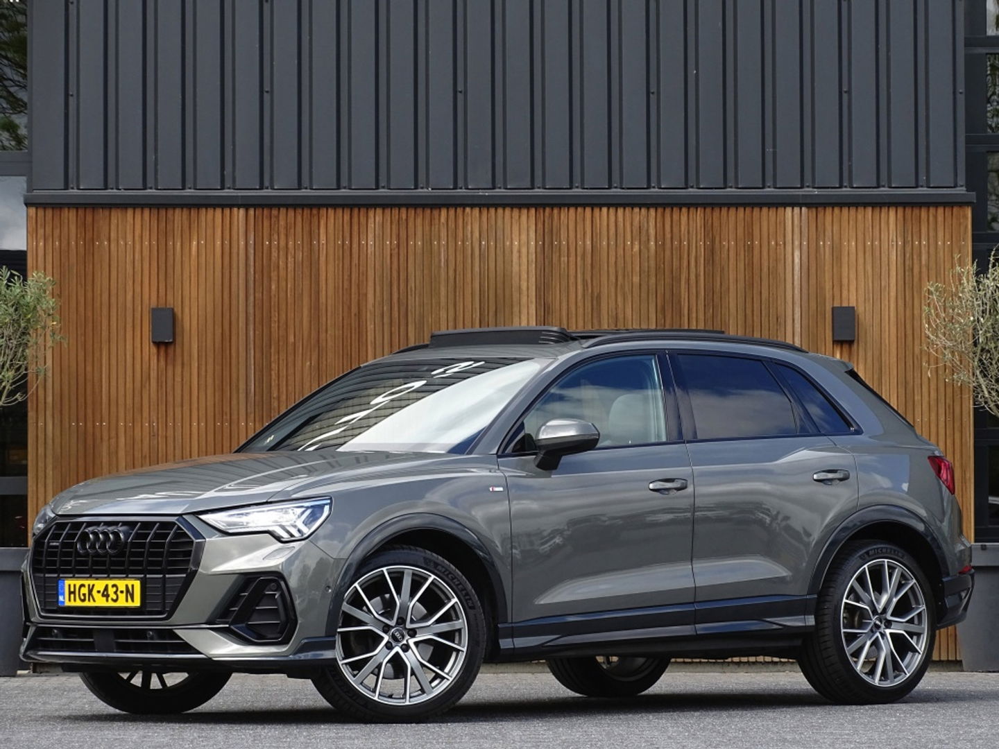 Audi Q3 45 TFSI 230PK Quattro / S-Line / B&O / Audi Exclusive / Matrix