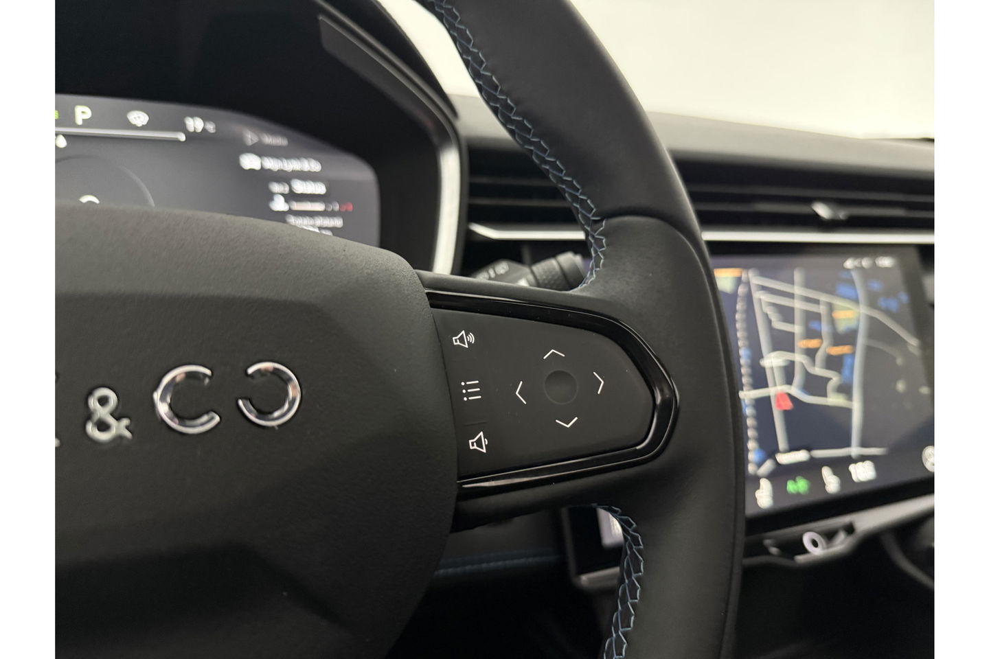 Lynk Co 01 1.5 262PK Hybride Pano LED Sfeer Adaptive Cruise 360Camera Virtual Carplay Clima Navi Memory-seat 20"LMV