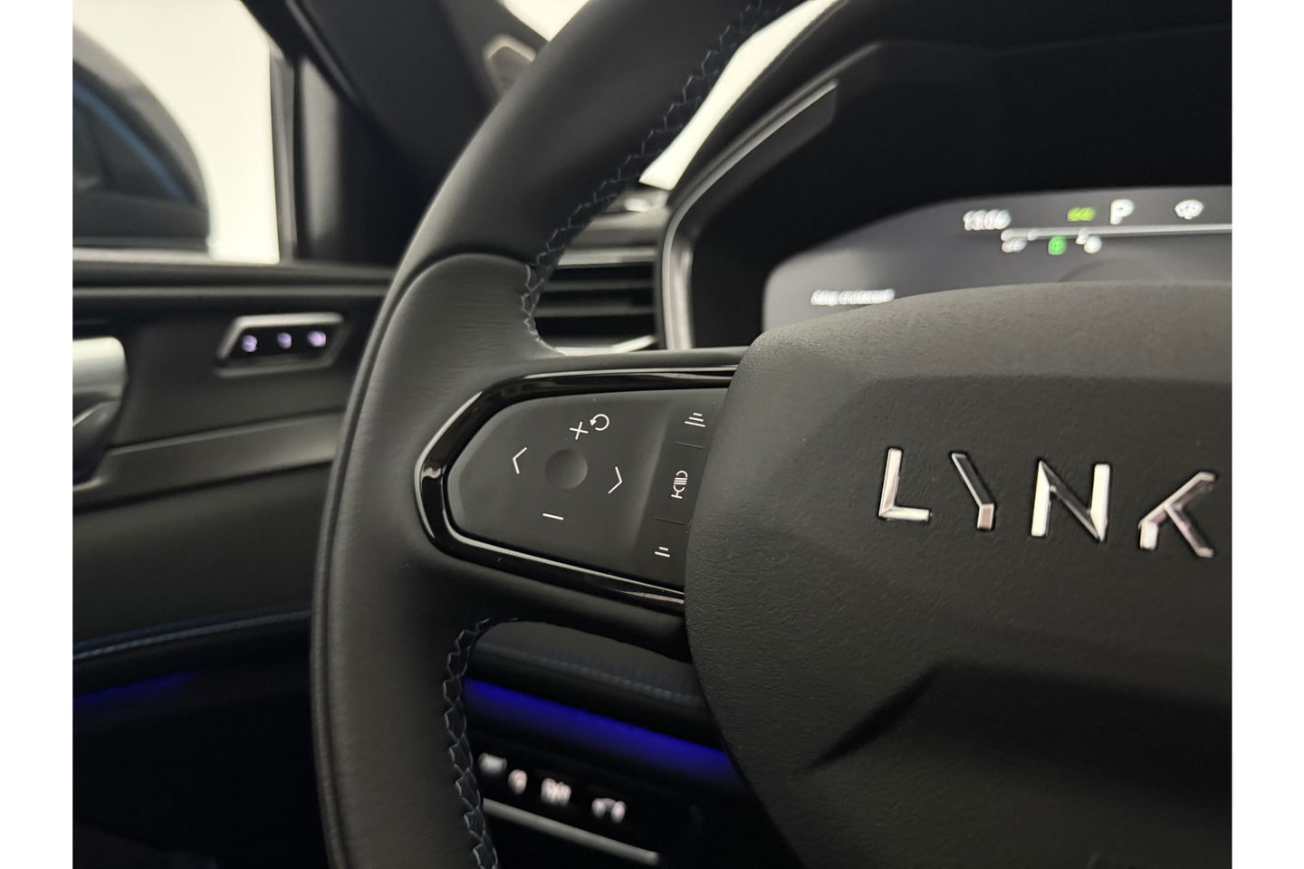 Lynk Co 01 1.5 262PK Hybride Pano LED Sfeer Adaptive Cruise 360Camera Virtual Carplay Clima Navi Memory-seat 20"LMV