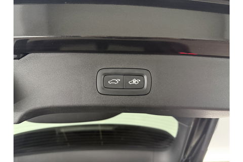 Lynk Co 01 1.5 262PK Hybride Pano LED Sfeer Adaptive Cruise 360Camera Virtual Carplay Clima Navi Memory-seat 20"LMV
