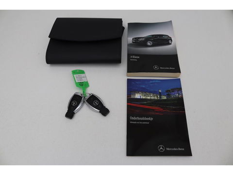 Mercedes-Benz A-Klasse 180 Ambition | Stoelverwarming | Full LED | Sportstoelen | Navigatie | Half leder | Park Assist | Cruise control | Airco | Bluetooth