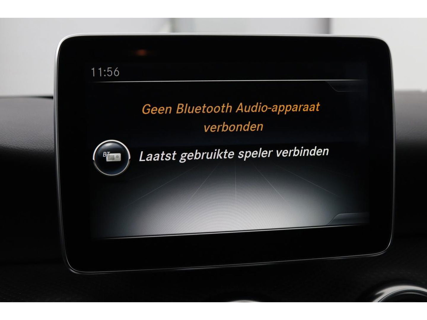 Mercedes-Benz A-Klasse 180 Ambition | Stoelverwarming | Full LED | Sportstoelen | Navigatie | Half leder | Park Assist | Cruise control | Airco | Bluetooth