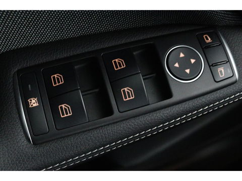 Mercedes-Benz A-Klasse 180 Ambition | Stoelverwarming | Full LED | Sportstoelen | Navigatie | Half leder | Park Assist | Cruise control | Airco | Bluetooth
