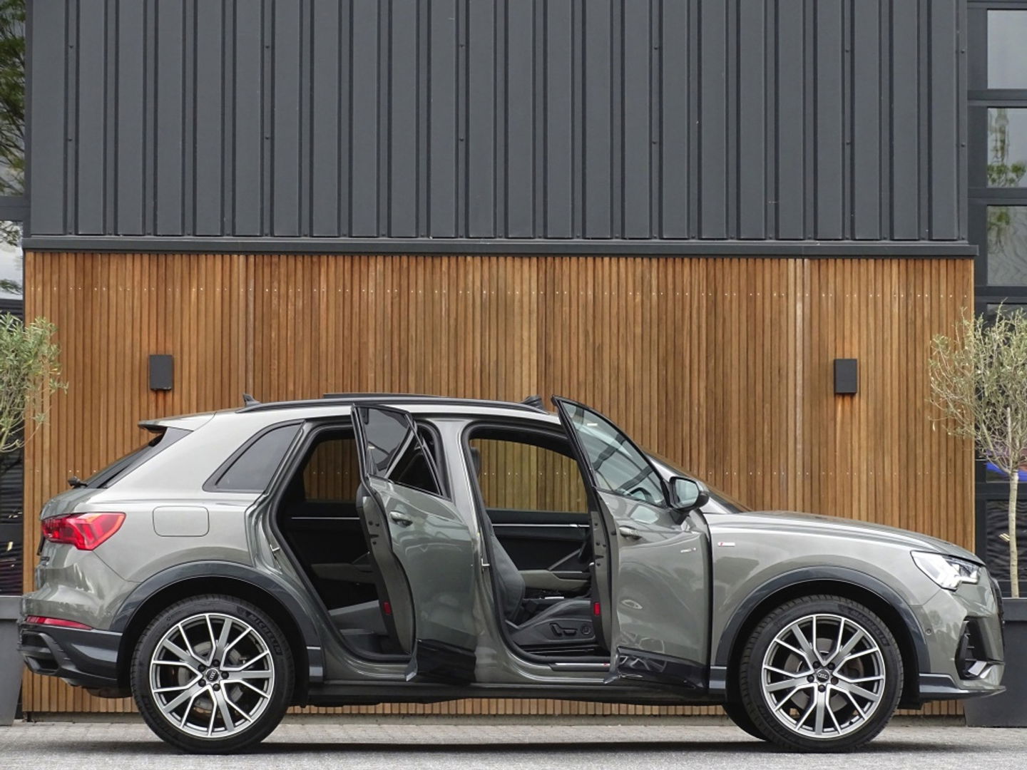 Audi Q3 45 TFSI 230PK Quattro / S-Line / B&O / Audi Exclusive / Matrix