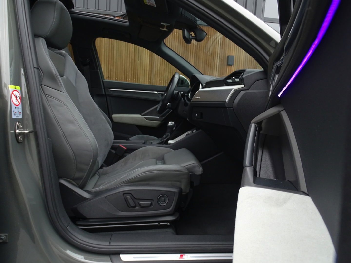 Audi Q3 45 TFSI 230PK Quattro / S-Line / B&O / Audi Exclusive / Matrix