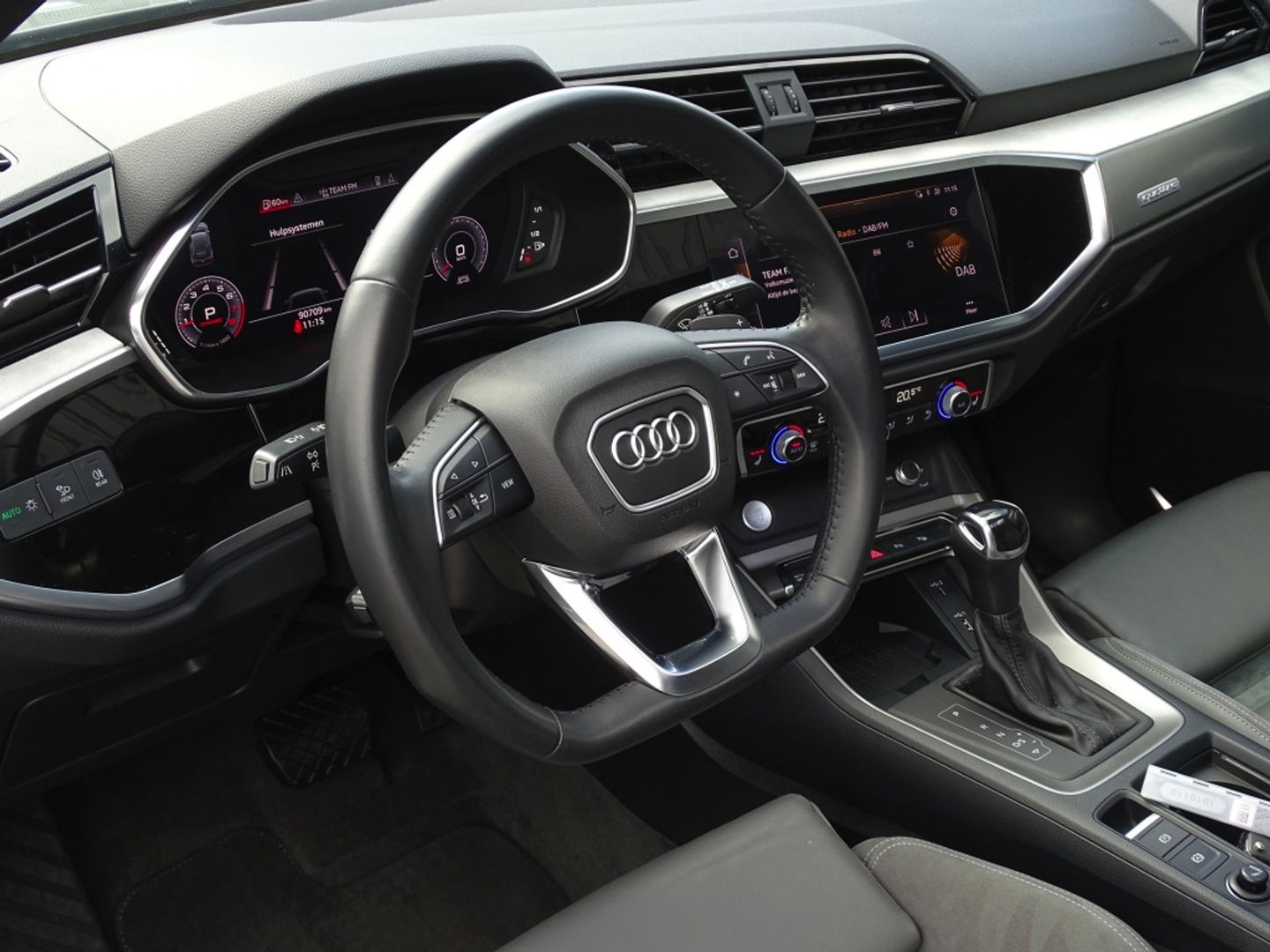 Audi Q3 45 TFSI 230PK Quattro / S-Line / B&O / Audi Exclusive / Matrix