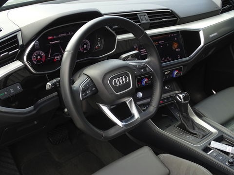 Audi Q3 45 TFSI 230PK Quattro / S-Line / B&O / Audi Exclusive / Matrix