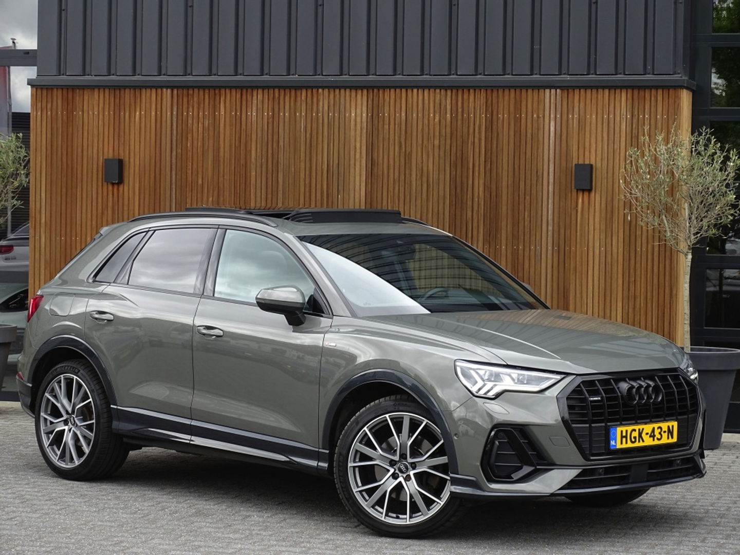 Audi Q3 45 TFSI 230PK Quattro / S-Line / B&O / Audi Exclusive / Matrix
