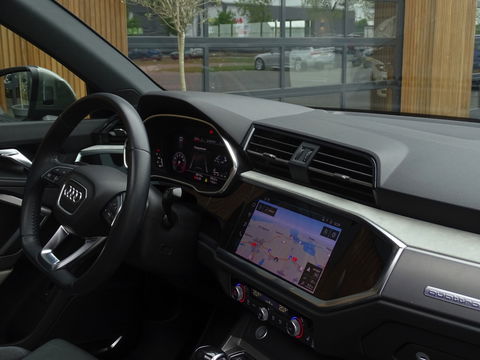 Audi Q3 45 TFSI 230PK Quattro / S-Line / B&O / Audi Exclusive / Matrix