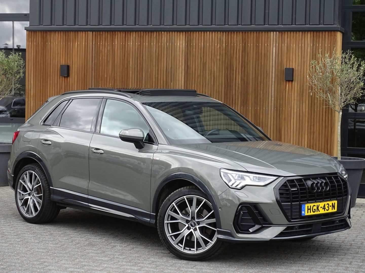 Audi Q3 45 TFSI 230PK Quattro / S-Line / B&O / Audi Exclusive / Matrix
