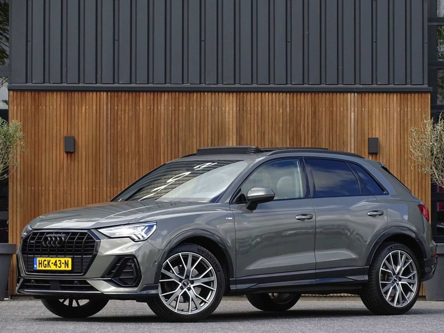 Audi Q3 45 TFSI 230PK Quattro / S-Line / B&O / Audi Exclusive / Matrix