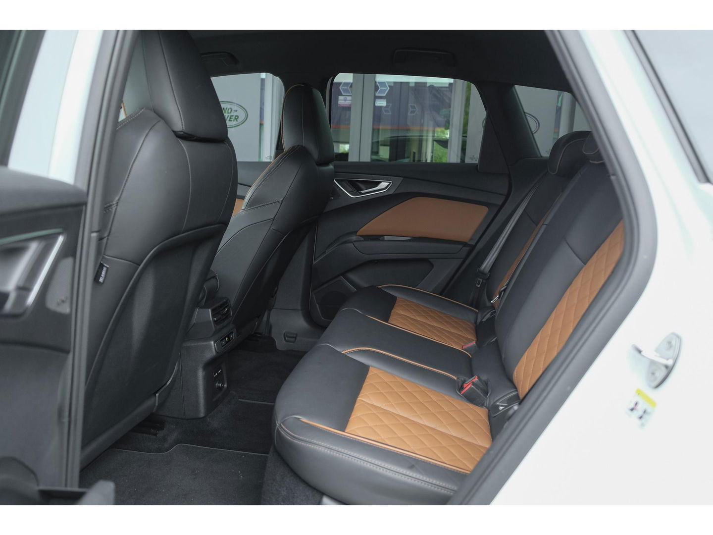 Audi Q4 e-tron 40 204pk Competition S-line 77 kWh Sonos audio Head-up *Marge* Trekhaak elektrisch Camera Adaptive cruise NLauto