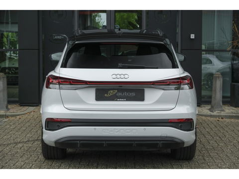 Audi Q4 e-tron 40 204pk Competition S-line 77 kWh Sonos audio Head-up *Marge* Trekhaak elektrisch Camera Adaptive cruise NLauto
