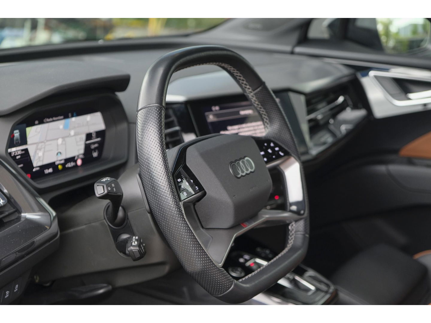 Audi Q4 e-tron 40 204pk Competition S-line 77 kWh Sonos audio Head-up *Marge* Trekhaak elektrisch Camera Adaptive cruise NLauto