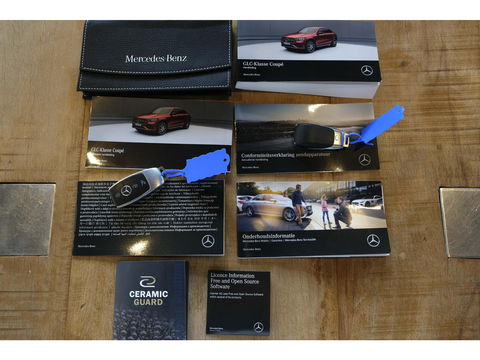 Mercedes-Benz GLC Coupé GLC200 AMG 197pk Schuifdak Magno matgrijs Digital cockpit Burmester Distronic+ Multibeam led Trekhaak 20" LMV NLauto