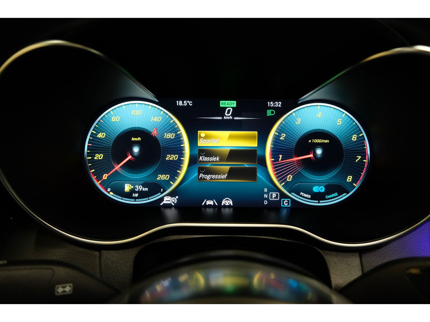 Mercedes-Benz GLC Coupé GLC200 AMG 197pk Schuifdak Magno matgrijs Digital cockpit Burmester Distronic+ Multibeam led Trekhaak 20" LMV NLauto