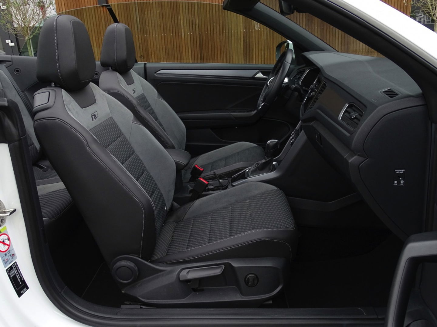 Volkswagen T-Roc Cabrio 1.5 TSI DSG automaat / R-Line / 2021 / LED *NAP*