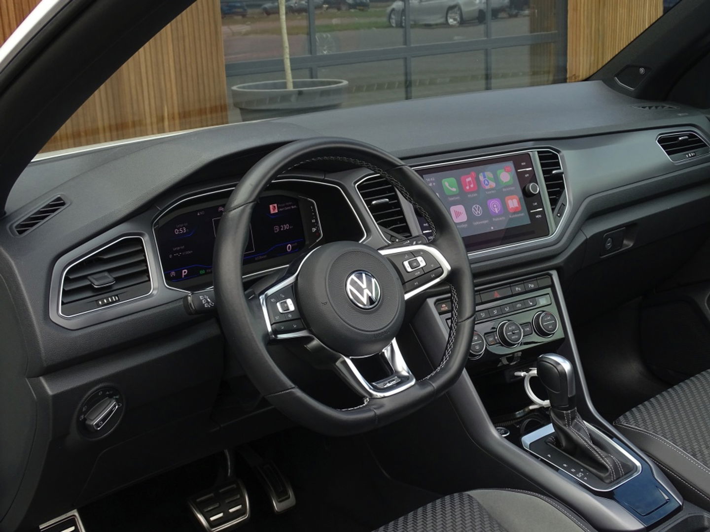 Volkswagen T-Roc Cabrio 1.5 TSI DSG automaat / R-Line / 2021 / LED *NAP*