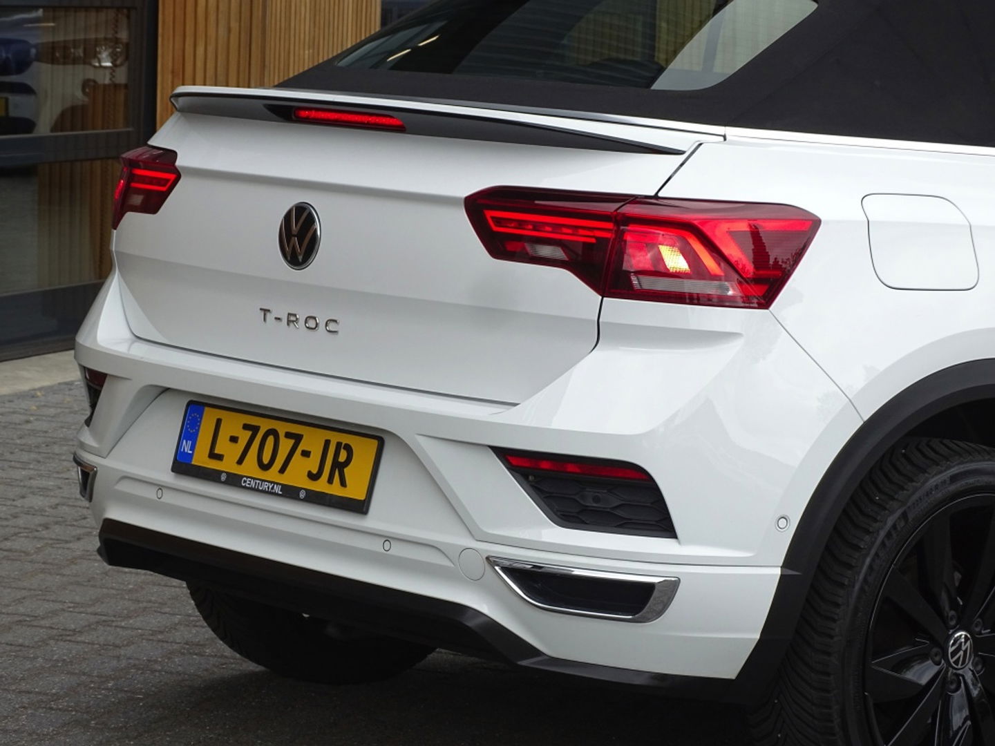 Volkswagen T-Roc Cabrio 1.5 TSI DSG automaat / R-Line / 2021 / LED *NAP*